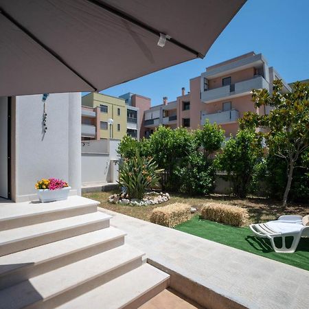 Wepuglia - Sunflower House Монополи Экстерьер фото